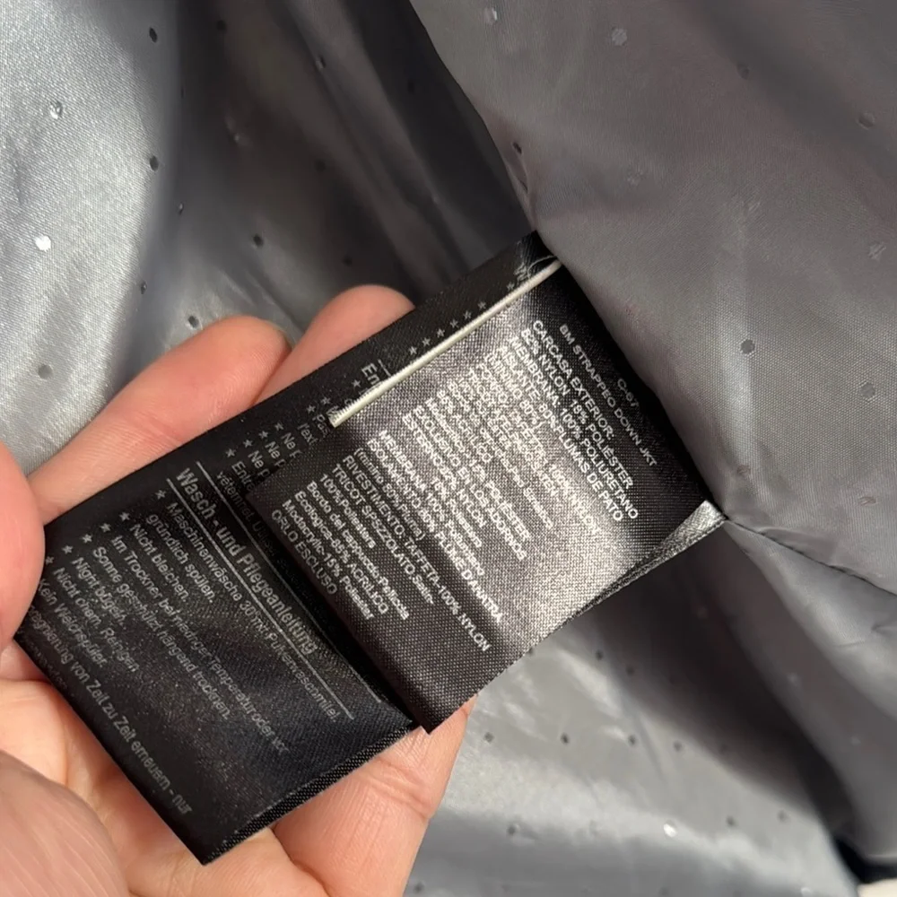 The North Face Kids Puffer Jacket - Navy Blue Size T16 Equivalent to Women Sz. M - Picture 6 of 6